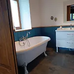 B&B Domaine Le Verger Kleinschalige Met Groot Zwembad En Buitenkeuken Saint-Estephe (Dordogne)