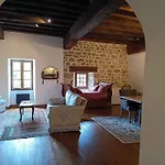 فندق مبيت وإفطار Domaine Le Verger Kleinschalige B&B Met Groot Zwembad En Buitenkeuken Saint-Estephe (Dordogne)