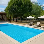 فندق مبيت وإفطار Domaine Le Verger Kleinschalige B&B Met Groot Zwembad En Buitenkeuken