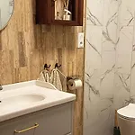 B&B Domaine Le Verger Kleinschalige Met Groot Zwembad En Buitenkeuken 3*