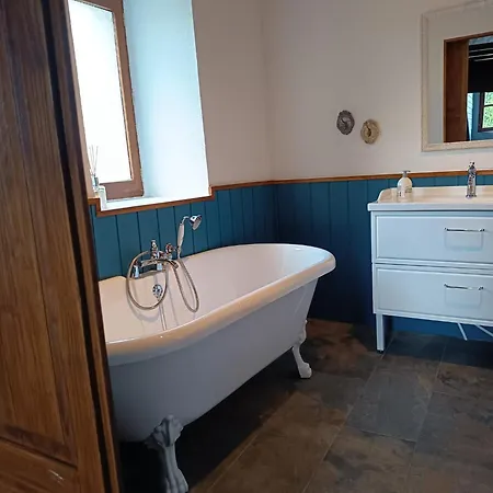 Bed & Breakfast Domaine Le Verger Kleinschalige Met Groot Zwembad En Buitenkeuken Saint-Estephe (Dordogne)