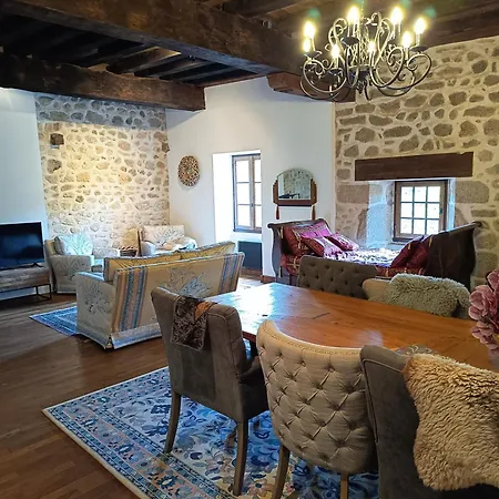 Bed & Breakfast Domaine Le Verger Kleinschalige Met Groot Zwembad En Buitenkeuken 3*