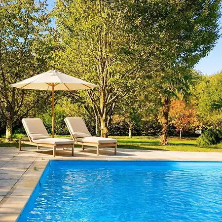 Domaine Le Verger Kleinschalige Met Groot Zwembad En Buitenkeuken 3*