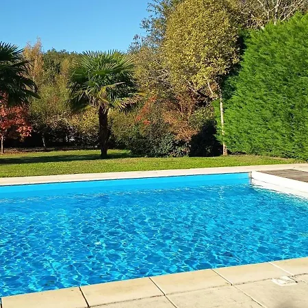 Panzió Domaine Le Verger D Hotes Met Zwembad In De De Dordogne Saint-Estephe (Dordogne)