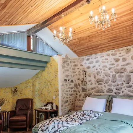 Bed & Breakfast Domaine Le Verger Kleinschalige Met Groot Zwembad En Buitenkeuken 3*