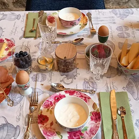 Bed & Breakfast Domaine Le Verger Kleinschalige Met Groot Zwembad En Buitenkeuken 3*