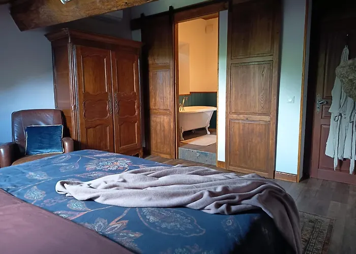 Bed & Breakfast Domaine Le Verger Chambres D Hotes Dordogne Avec Piscine 3*