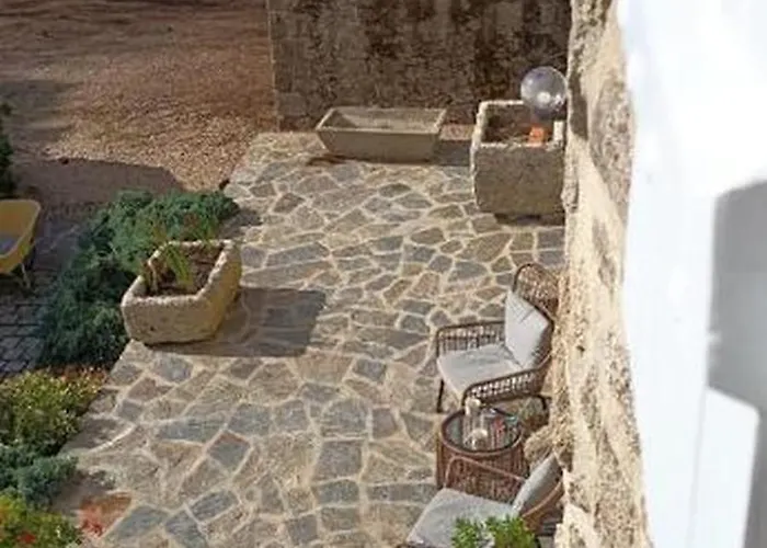 Domaine Le Verger Kleinschalige B&B Met Groot Zwembad En Buitenkeuken Saint-Estephe (Dordogne)
