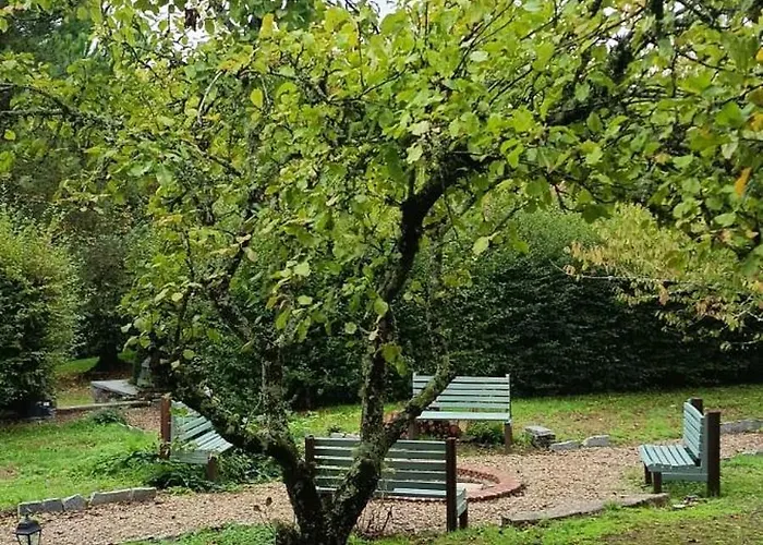 Domaine Le Verger Kleinschalige B&B Met Groot Zwembad En Buitenkeuken Saint-Estephe (Dordogne)
