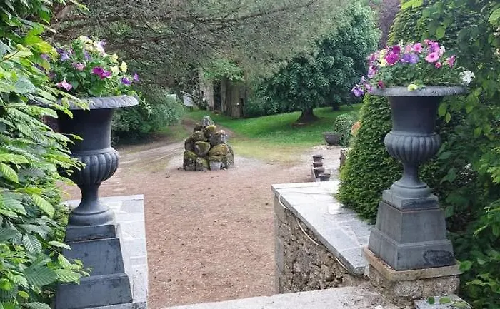 Domaine Le Verger Kleinschalige B&B Met Groot Zwembad En Buitenkeuken Saint-Estephe (Dordogne)