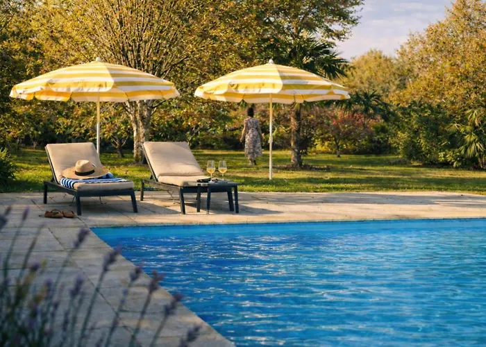 Bed & Breakfast Domaine Le Verger Kleinschalige B&B Met Groot Zwembad En Buitenkeuken 3*