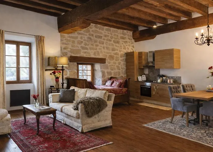 Bed & Breakfast Domaine Le Verger Kleinschalige B&B Met Groot Zwembad En Buitenkeuken 3*