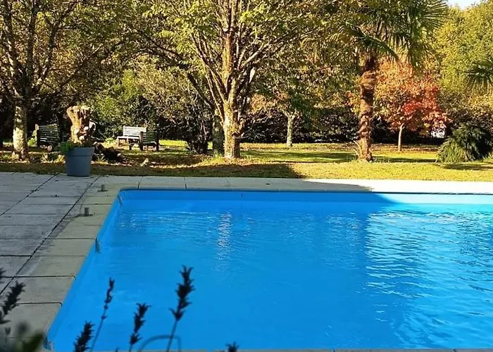Domaine Le Verger Kleinschalige B&B Met Groot Zwembad En Buitenkeuken